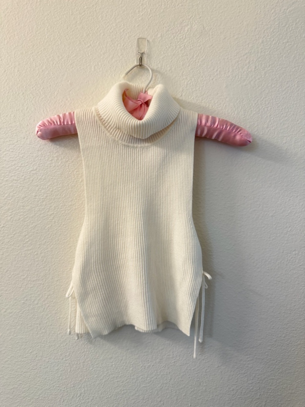 Edikted Cropped Cream Ribbed Turtleneck Tank and Tie Sides Size Small